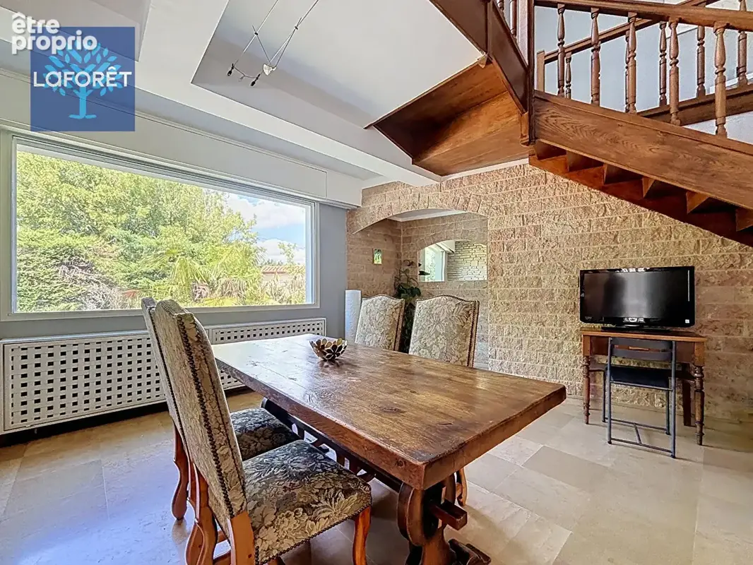 Maison avec espace professionnel, ateliers et piscine  Saint-Fons - photo 10