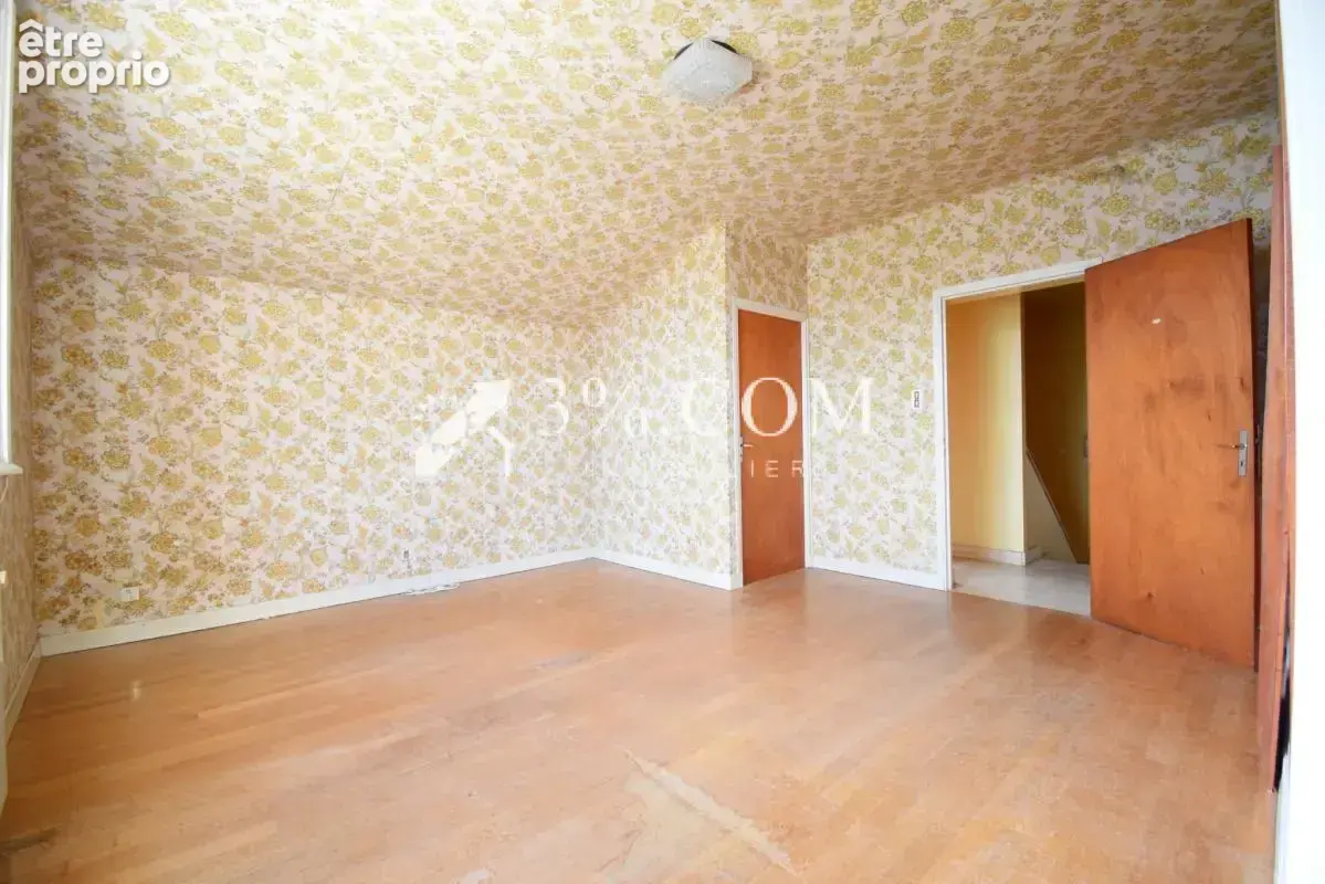Maison de  120  m2 à rénover avec 4 chambres, 2 garages, gra - photo 12