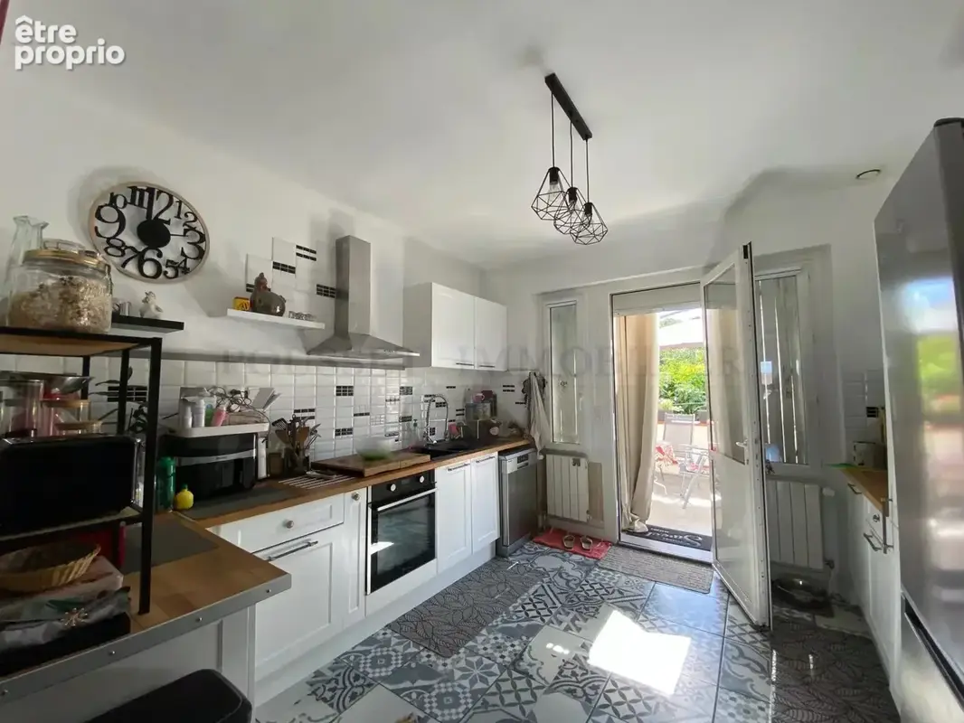 Joli pavillon parfaitement renove sur un terrain clos d’une contenance totale de 716 m². - photo 6