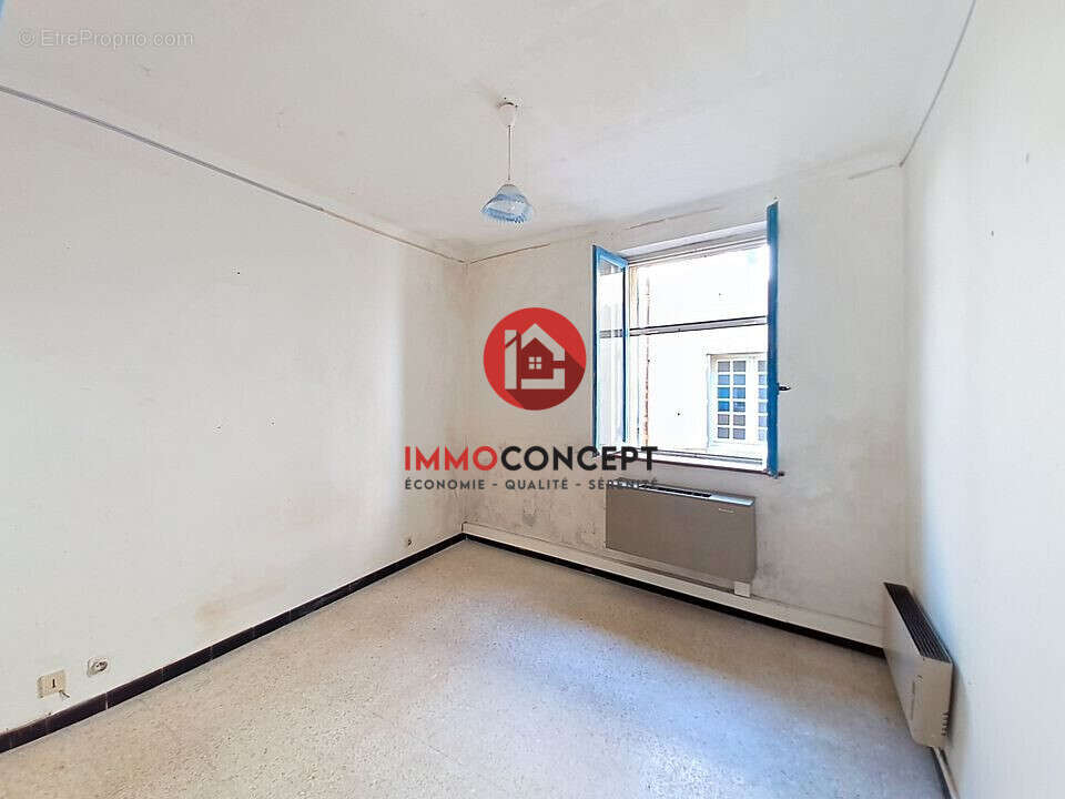 Appartement à ROQUEMAURE