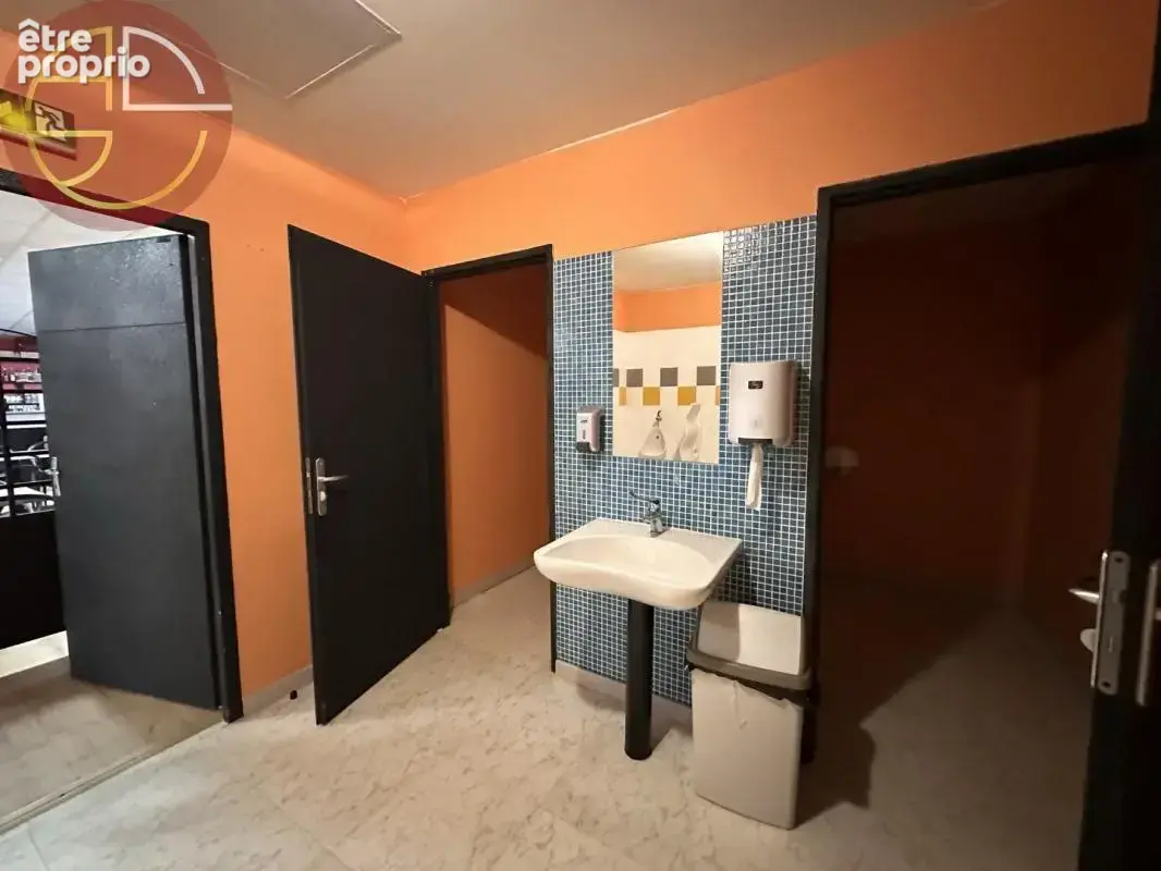 Local commercial - photo 4