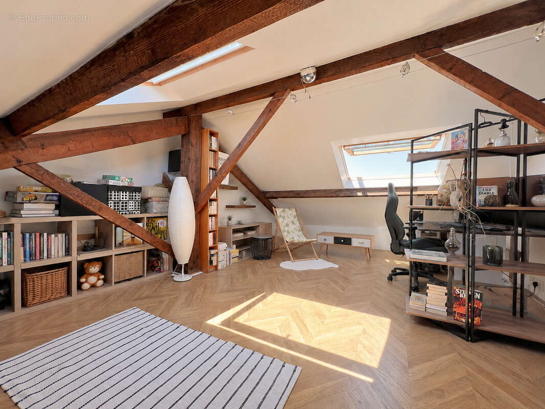 Duplex 3 pièces de 54,67 m2 carrez et 78,52 m2 au sol, quartier Bécon - photo 6