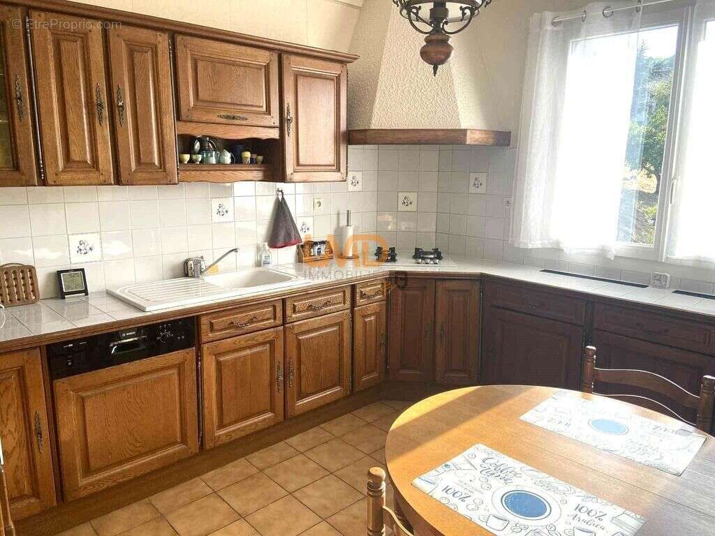 Grande maison avec terrain - photo 4