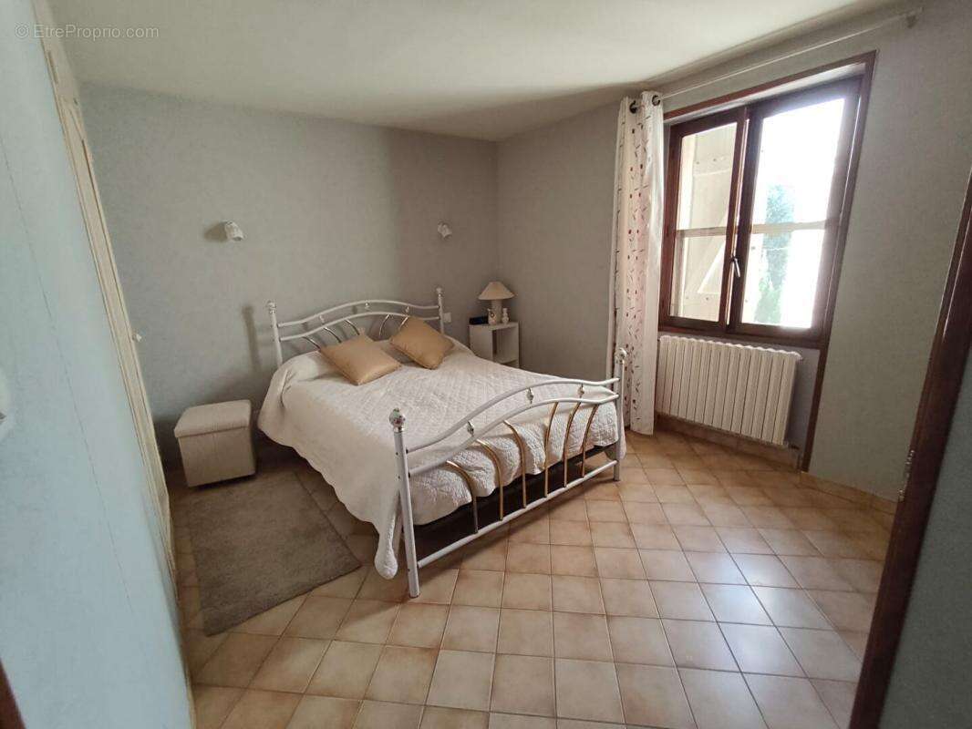 Maison à MONTELIMAR