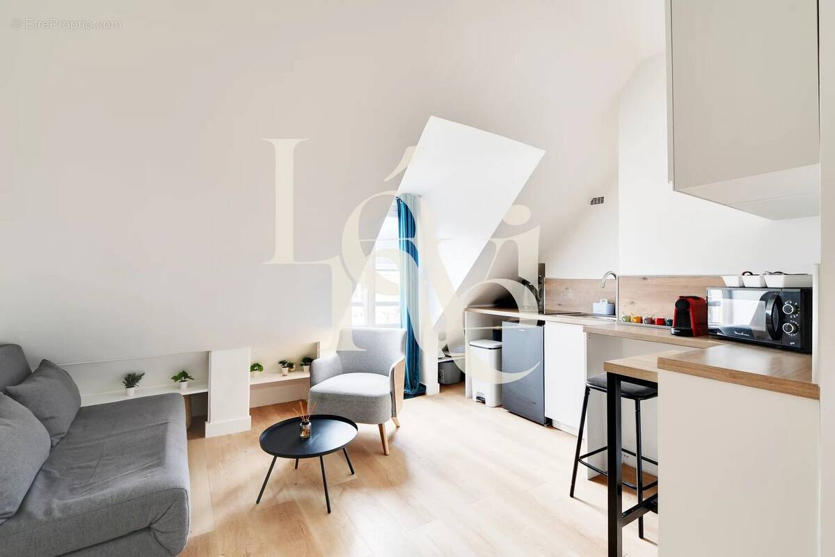 Appartement à PARIS-17E