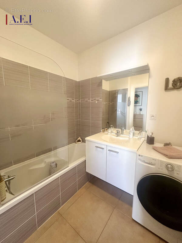 Appartement à SIX-FOURS-LES-PLAGES