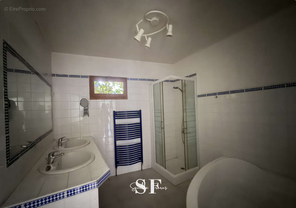 Saint hilaire de lusignan - maison  en pierres de caractere a renover - photo 13