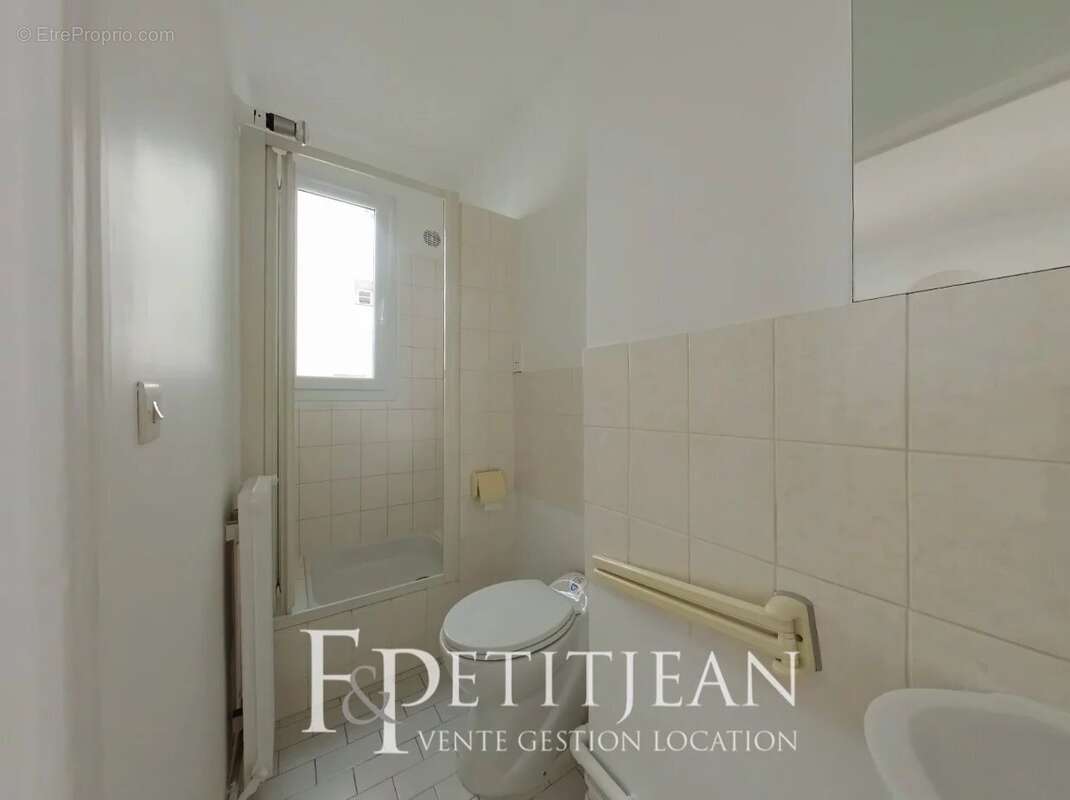 Appartement à PARIS-3E