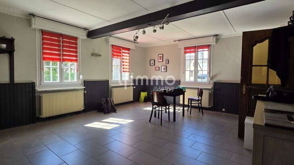 Immeuble mixte 400m² + dépendances sur 20 ares - photo 21