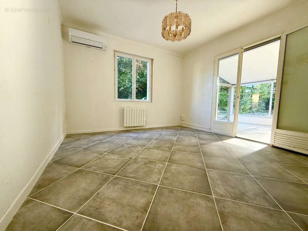 Maison à SIX-FOURS-LES-PLAGES