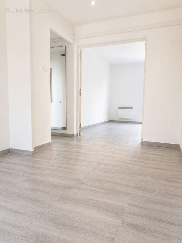 T3 lumineux avec balcon, cave et parking privé   Montpellier Près d'Arènes - photo 4