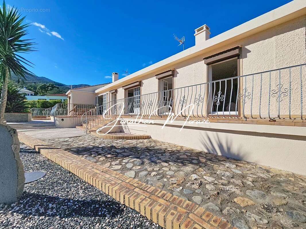 Maison à VILLELONGUE-DELS-MONTS