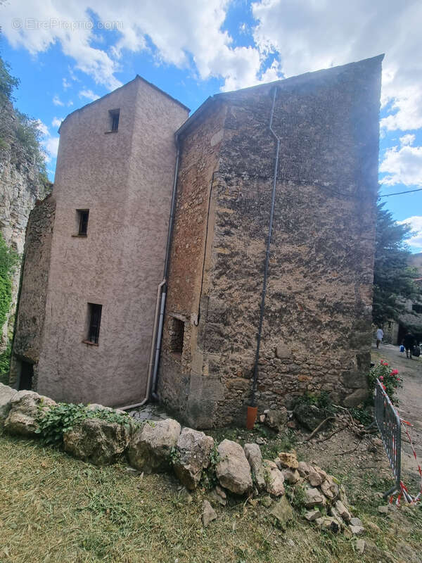 Maison à CHATEAUDOUBLE