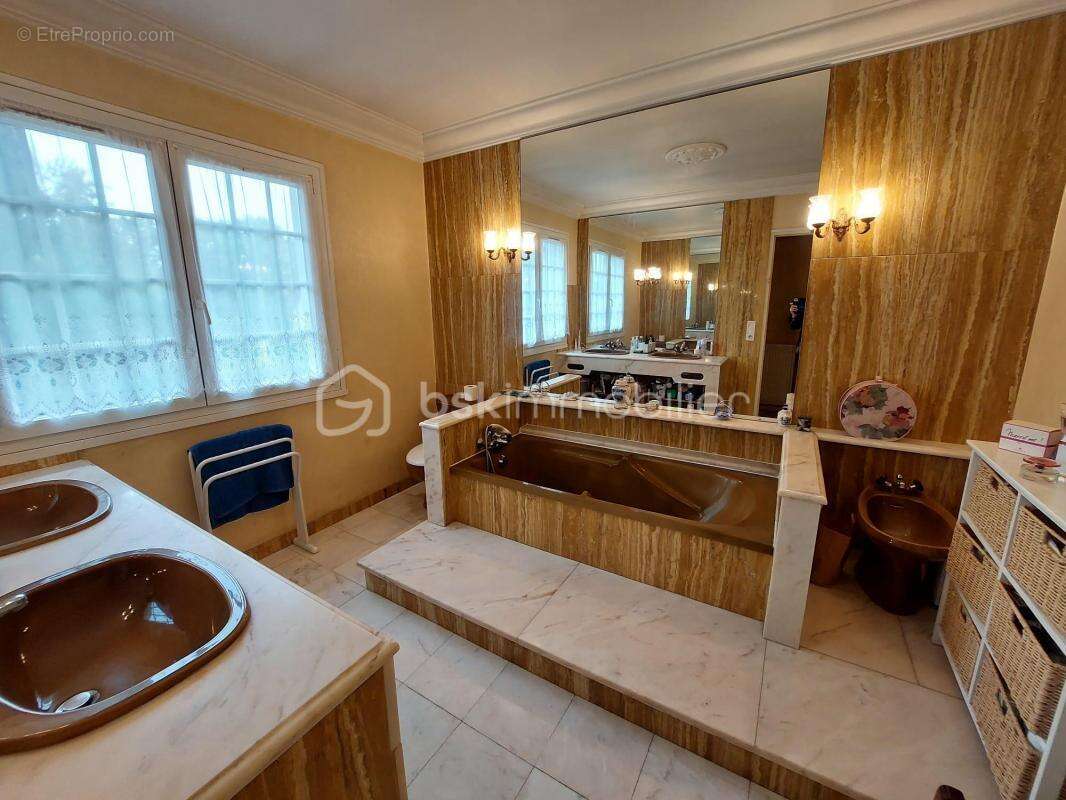 Maison à SERRES-CASTET