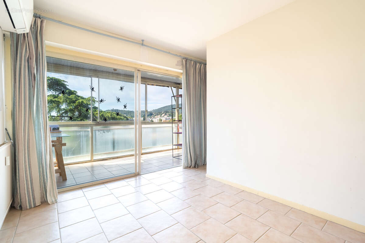 Appartement à HYERES
