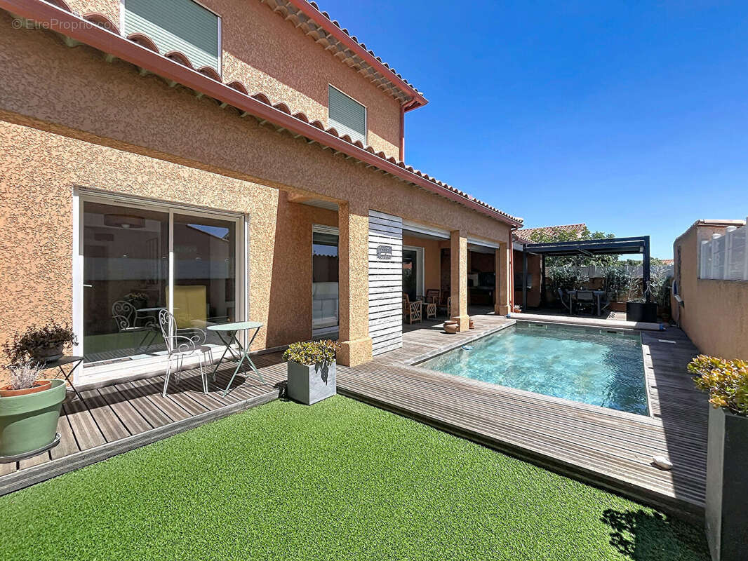 Maison proche Saint Cyprien à Latour Bas Elne 6 pièce(s) 166 m2 - photo 7