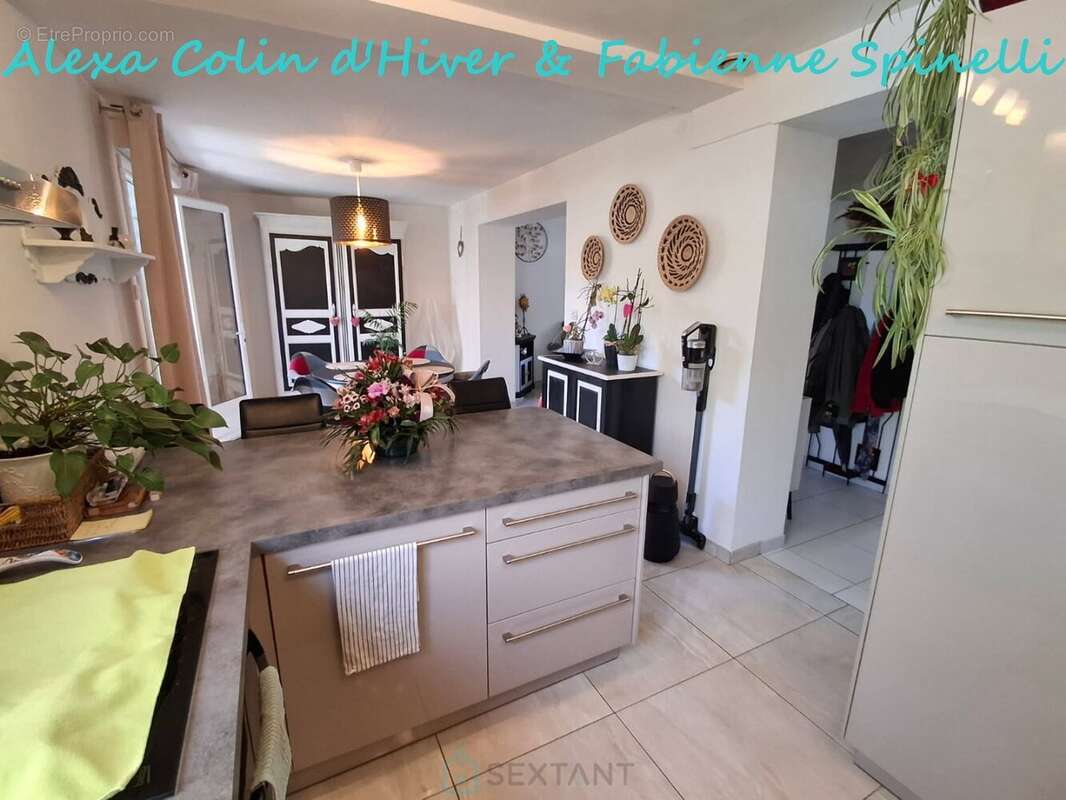 Maison rénovée offrant vie de plain pieds et bel extérieur à BELLEU - photo 4