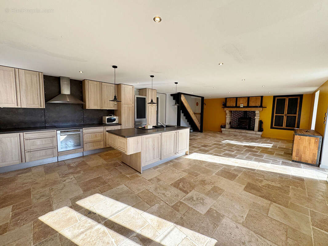 Maison à BRICQUEBEC