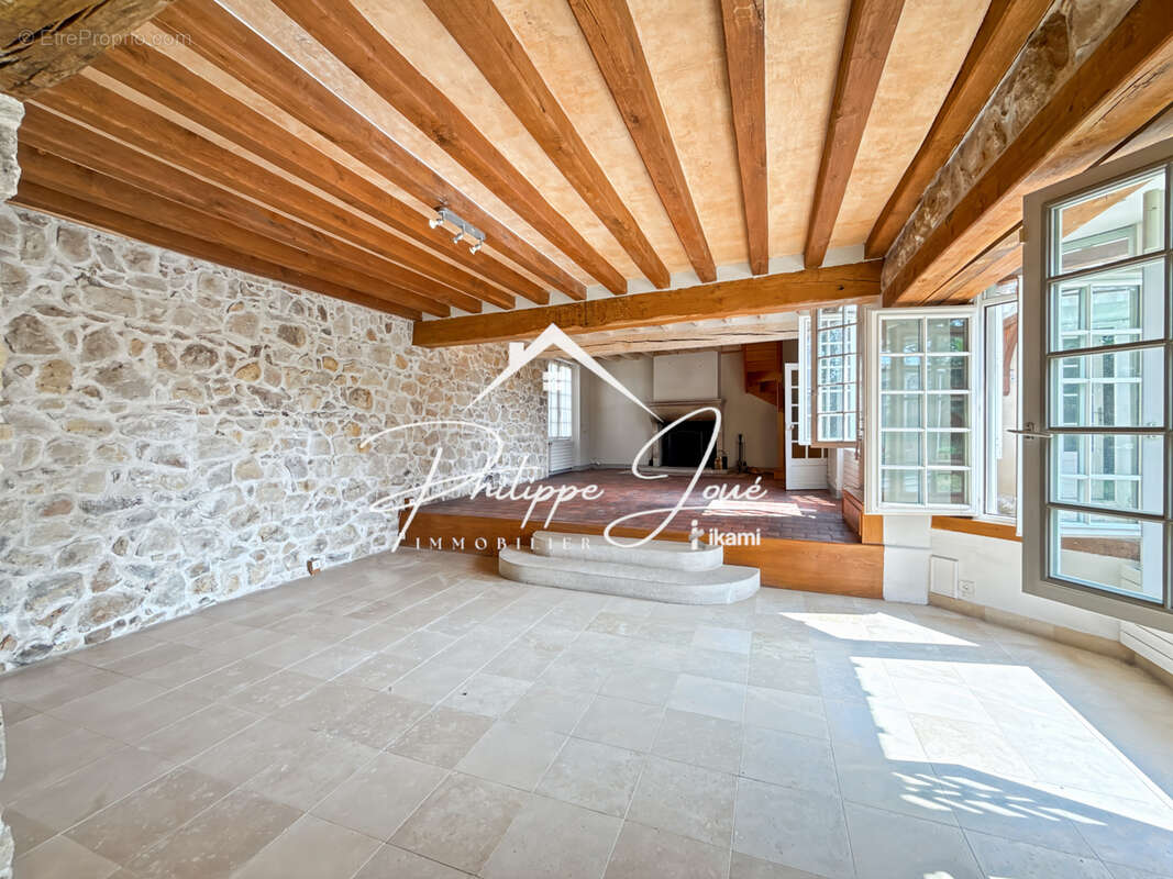 Maison à PONT-SUR-YONNE