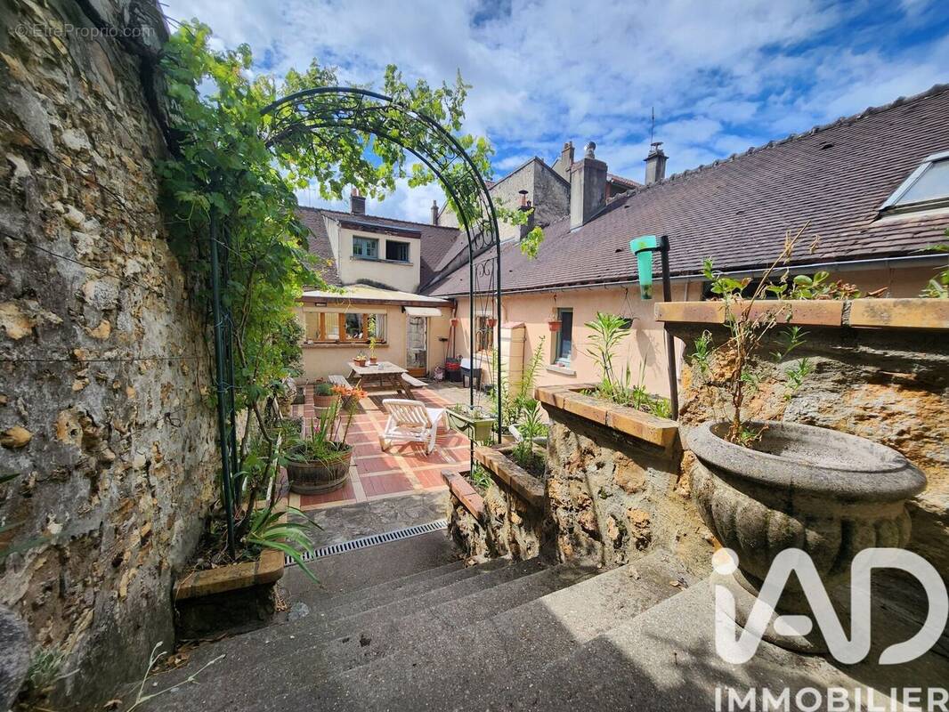 Photo 1 - Maison à SAINT-ARNOULT-EN-YVELINES
