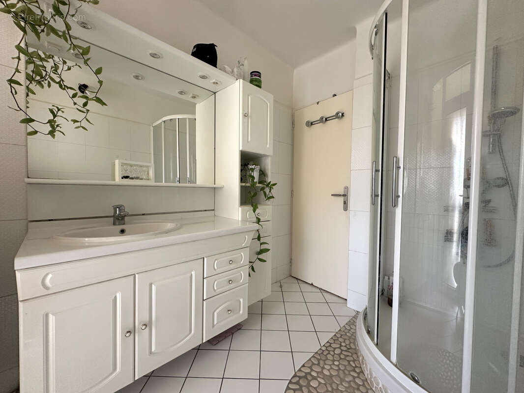 Appartement T5 92m2- Dernier étage - Ascenseur - Balcon - photo 7