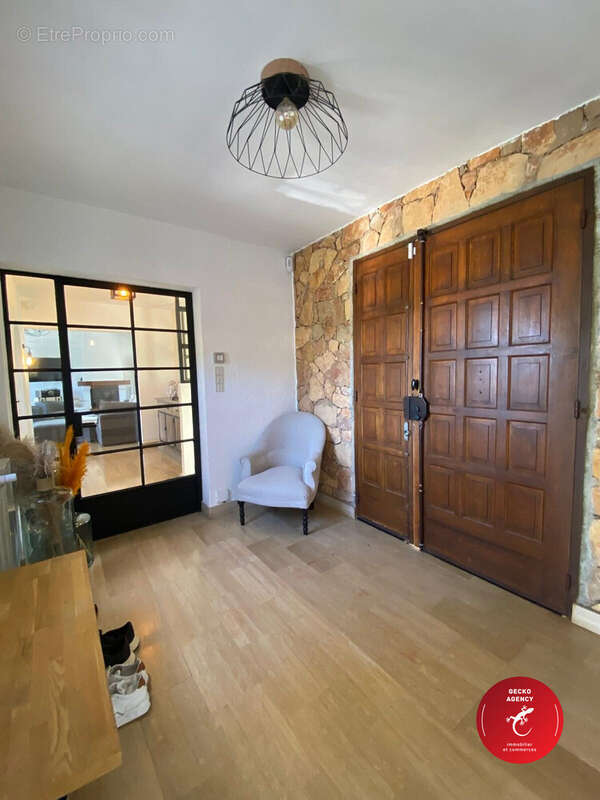 Maison à ROQUEBRUNE-SUR-ARGENS