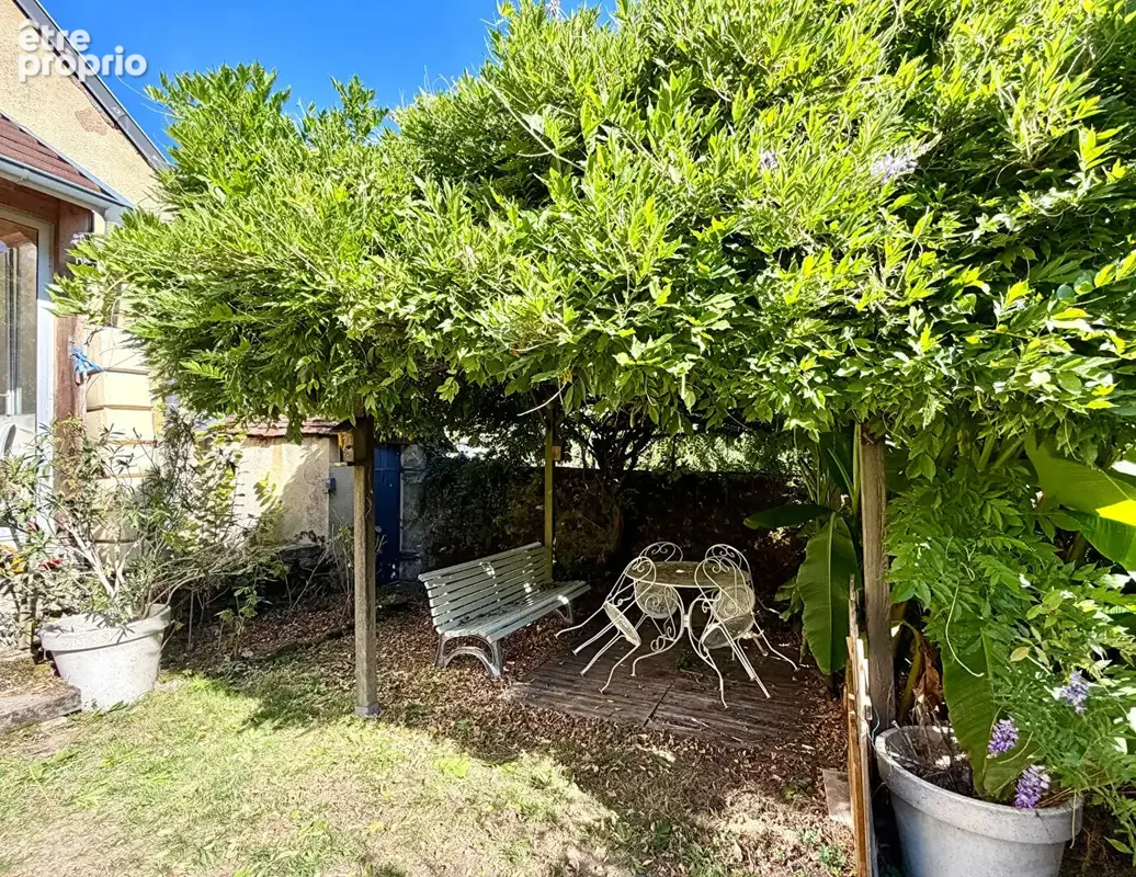 Maison en pierres à Menotey avec piscine et jardin - photo 14