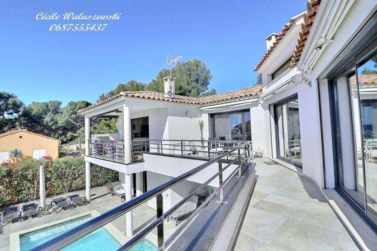 Maison à SAINT-CYR-SUR-MER