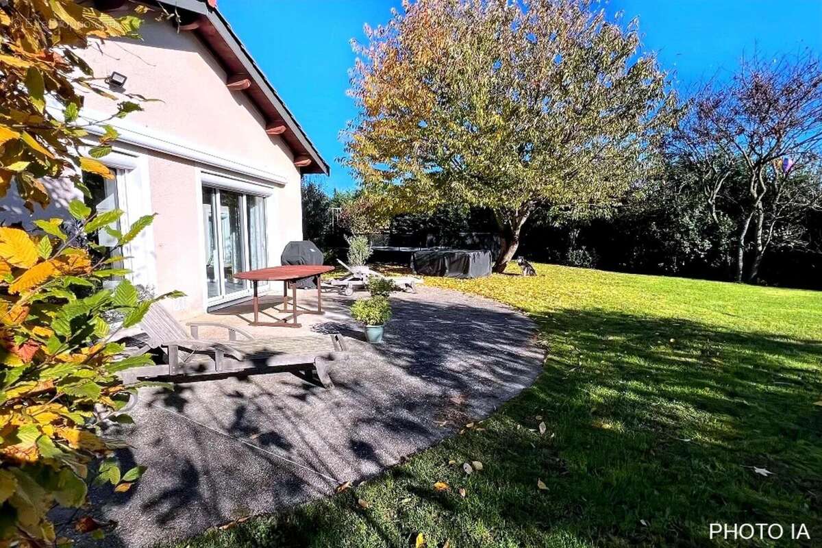 Photo 2 - Maison à LA TOUR-DE-SALVAGNY