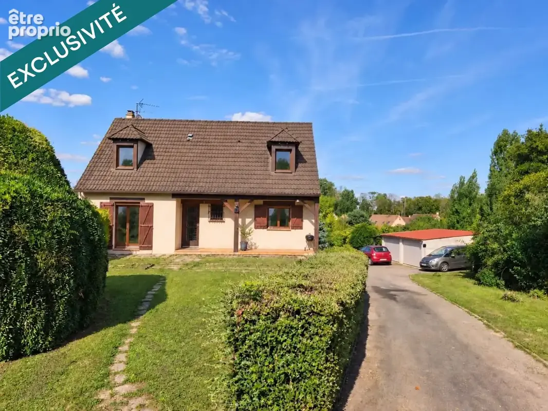 Photo 1 - Maison à VILLENEUVE-LA-GUYARD