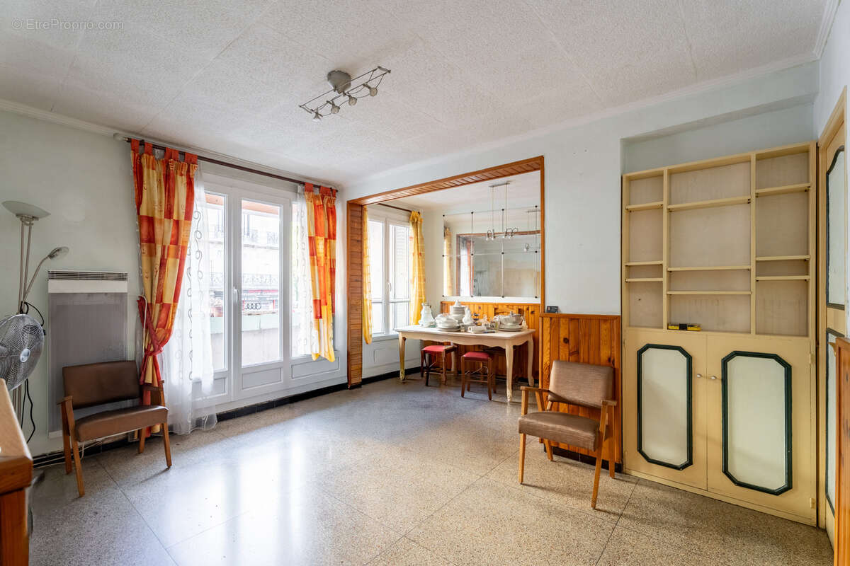 Appartement à MARSEILLE-4E
