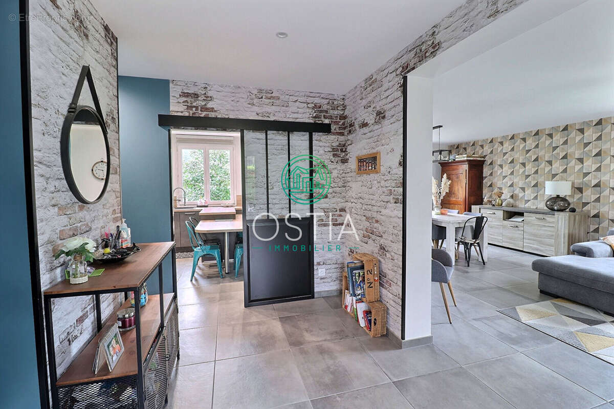 Maison à LA TERRASSE-SUR-DORLAY