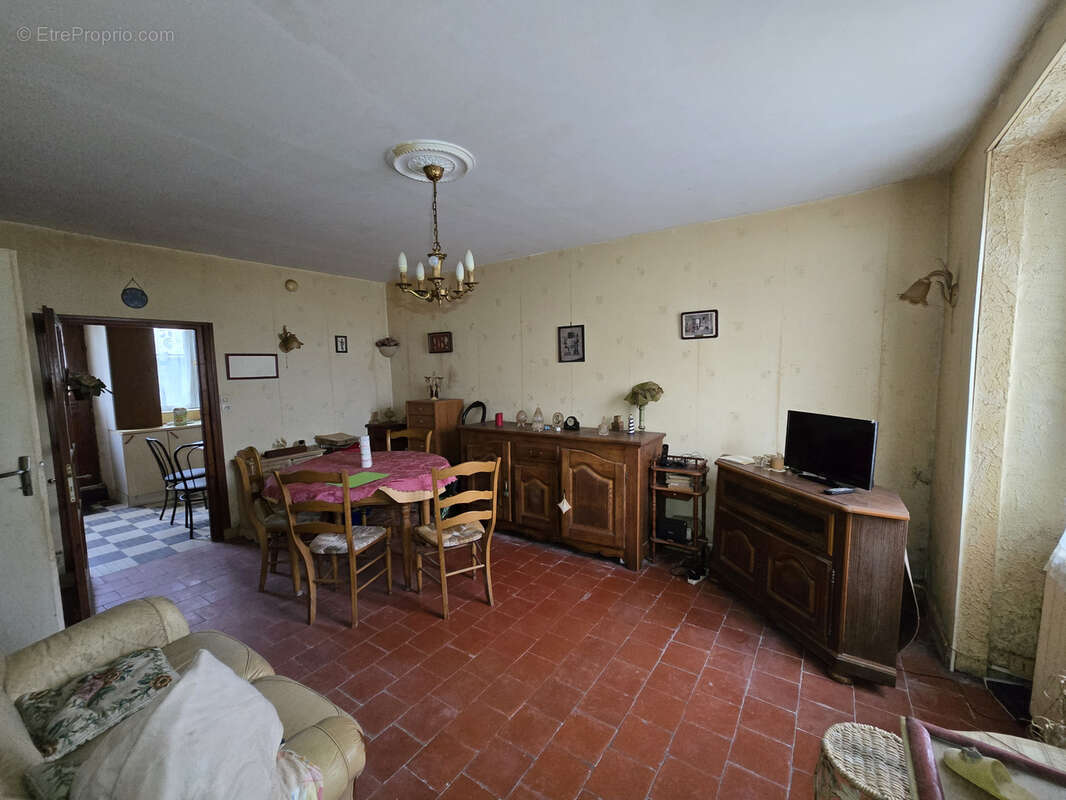 Maison à MEZIERES-EN-BRENNE