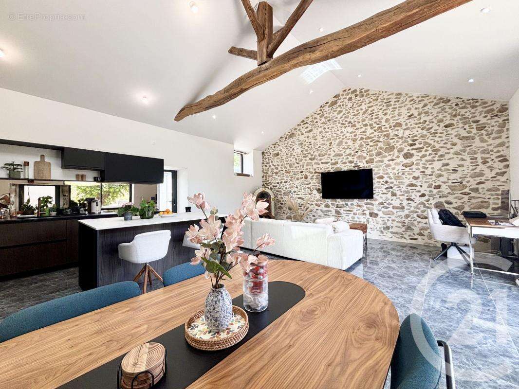 Maison à FEYTIAT