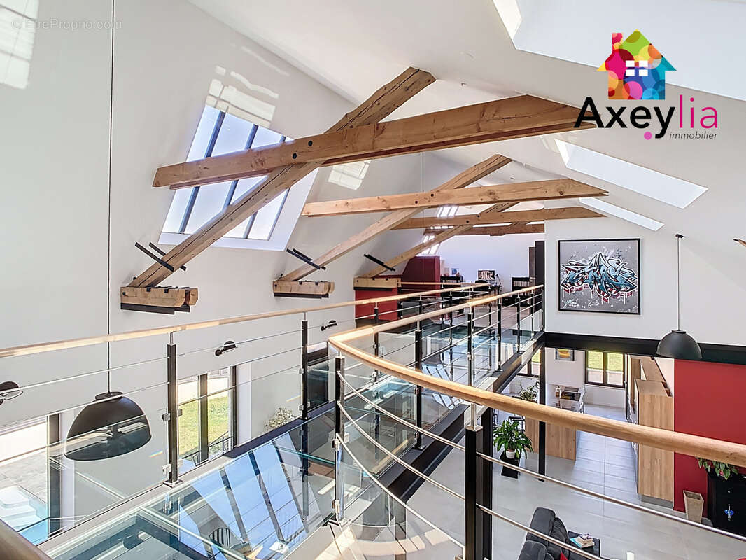 A vendre- roanne bord de loire - maison de ville type loft avec terrain et piscine - photo 9