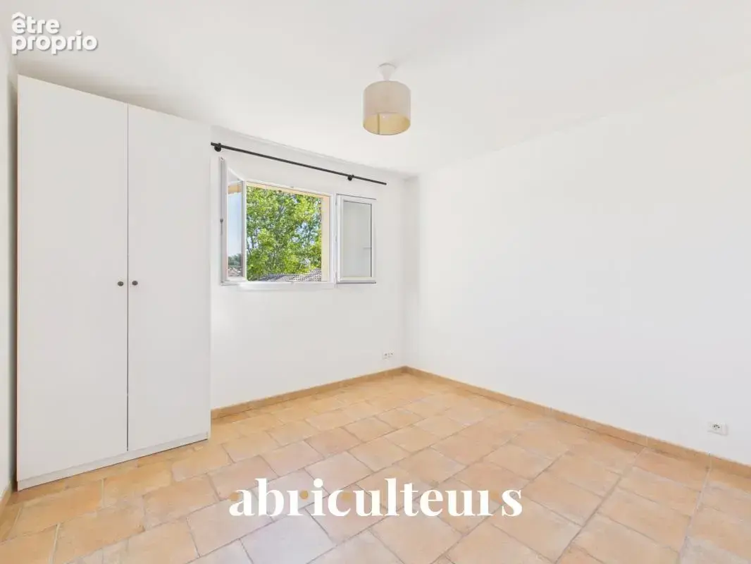Maison de village T4 de 107 m² en vente à Grans (13450) - photo 6