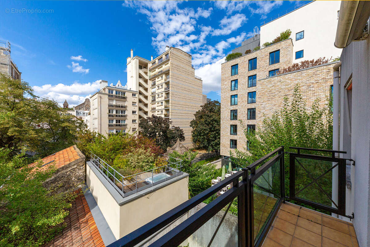 Appartement à PARIS-15E