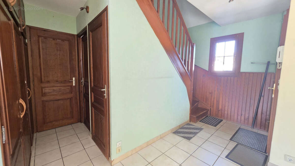 Maison familiale confort plain pied sous sol et  jardin - photo 2