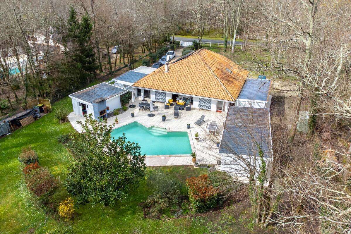 Maison à SAINT-SULPICE-ET-CAMEYRAC