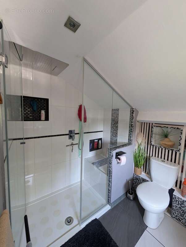 Maison 90 m² à Saint-Hilaire-De-La-Cote  - photo 9