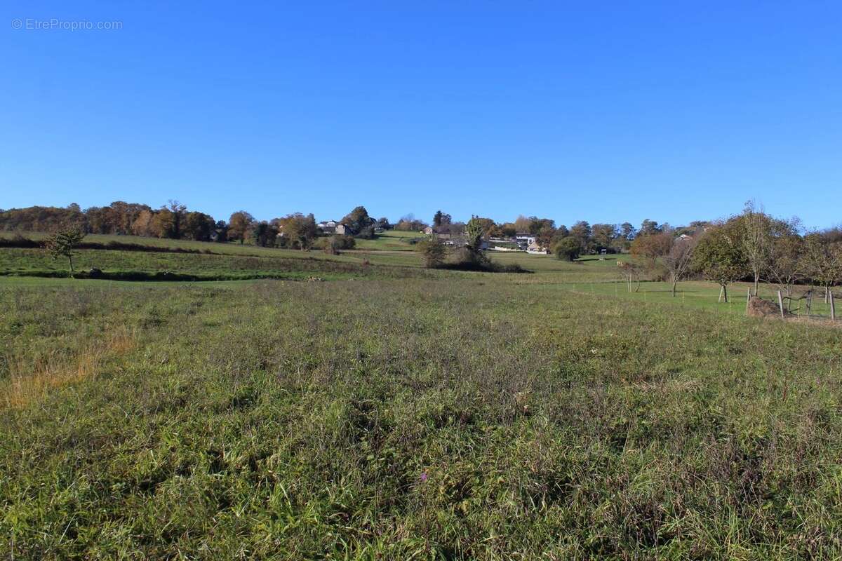 Terrain à FRECHOU-FRECHET