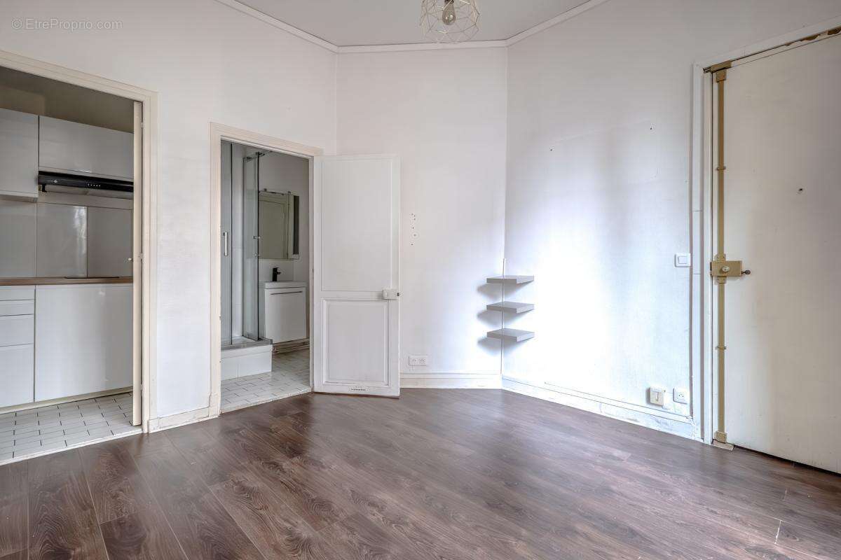 Appartement à PARIS-11E