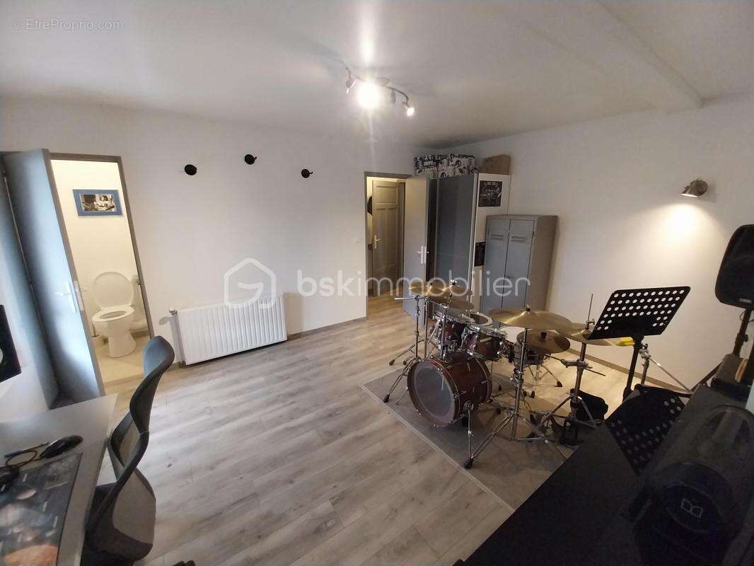 Grande maison avec dépendances + maison à rénover - photo 13