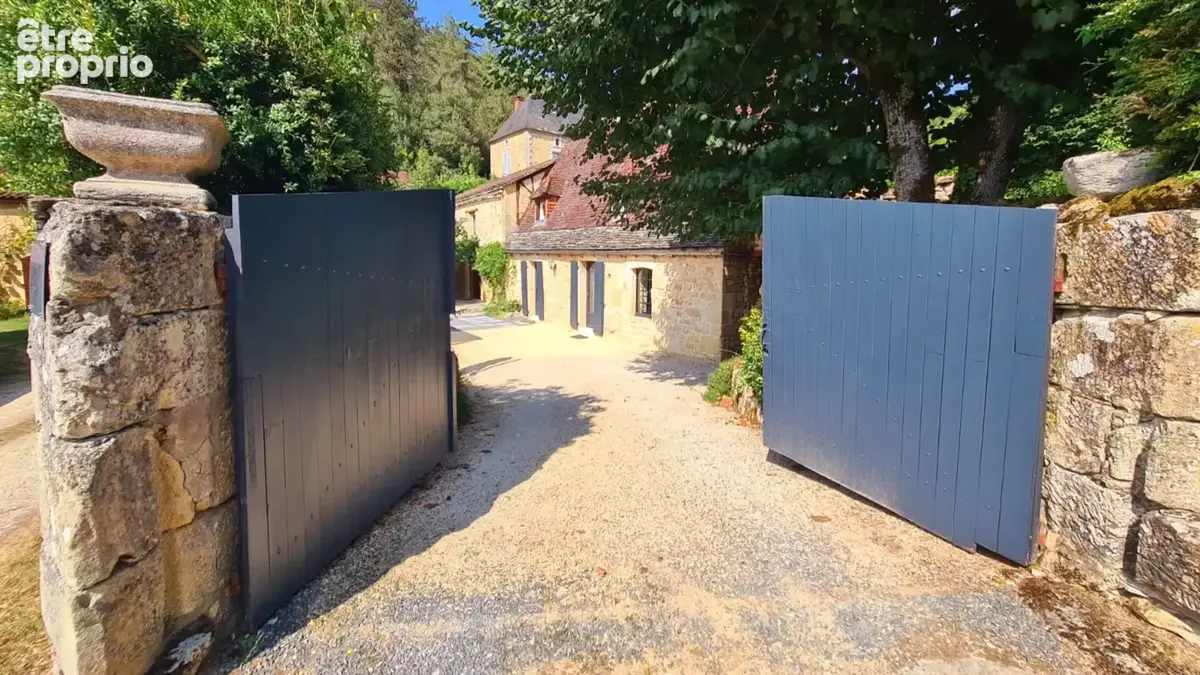 Ensemble en pierre totalemernt rénové 220m² - 12 couchages - activité gîte immédiate - Périgord Noir - photo 7