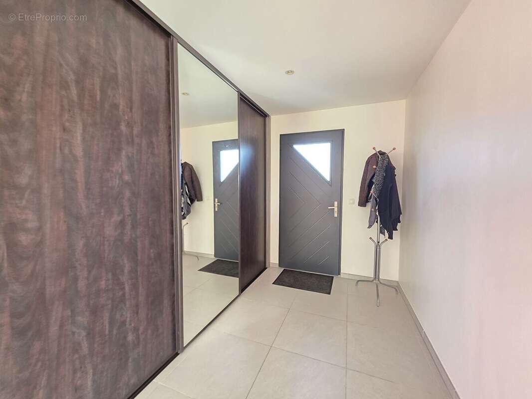 Maison type T5 167m2 - photo 2