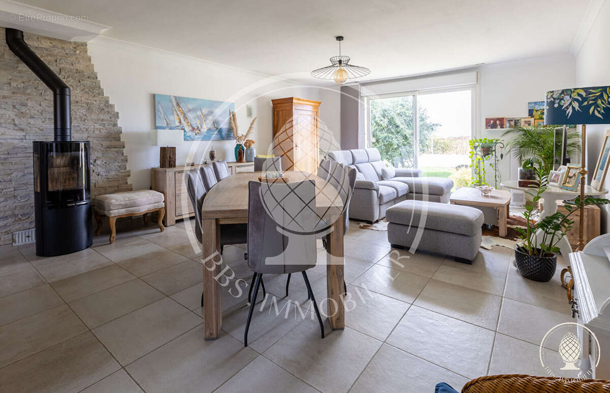 Maison à SAINT-XANDRE