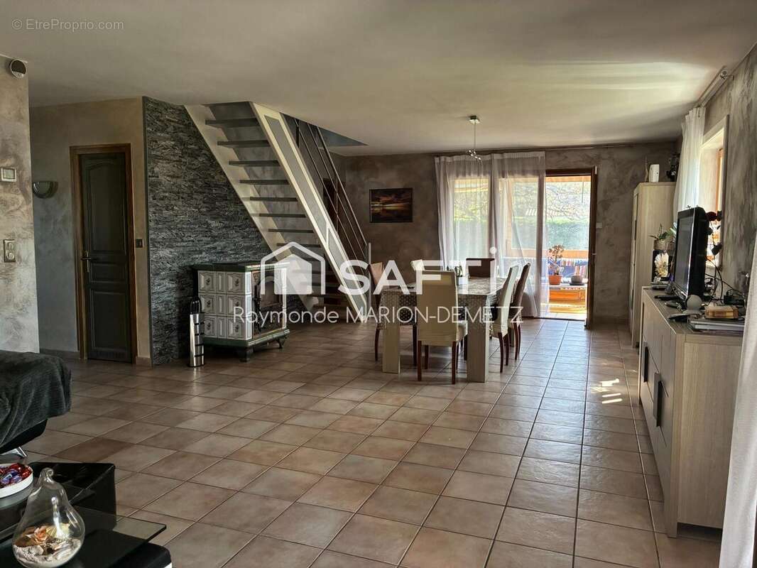 Maison 155 m² à Hauteville-Sur-Fier  - photo 4