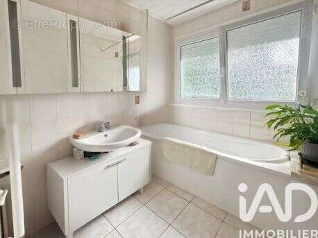 Photo 6 - Appartement à VILLENEUVE-LE-ROI