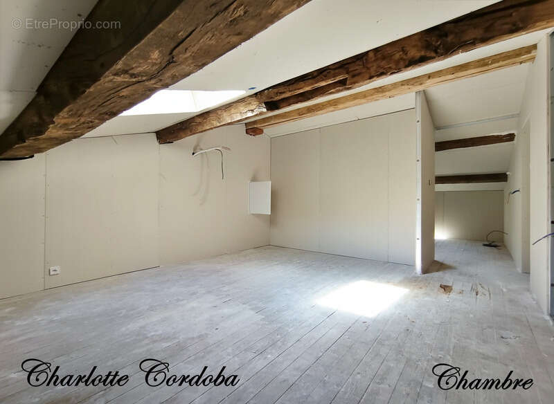 Maison à FEUGAROLLES