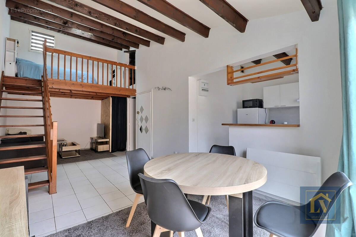 Appartement à PEZILLA-LA-RIVIERE
